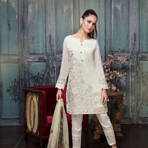 Meet your Posher, Nida